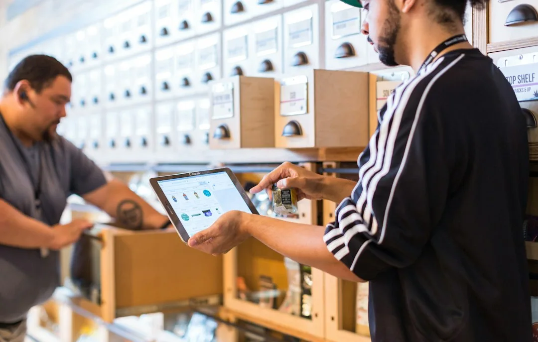Transformasi Digital Sales Order FMCG: Mengapa Aplikasi Khusus Penting untuk Bisnis Anda